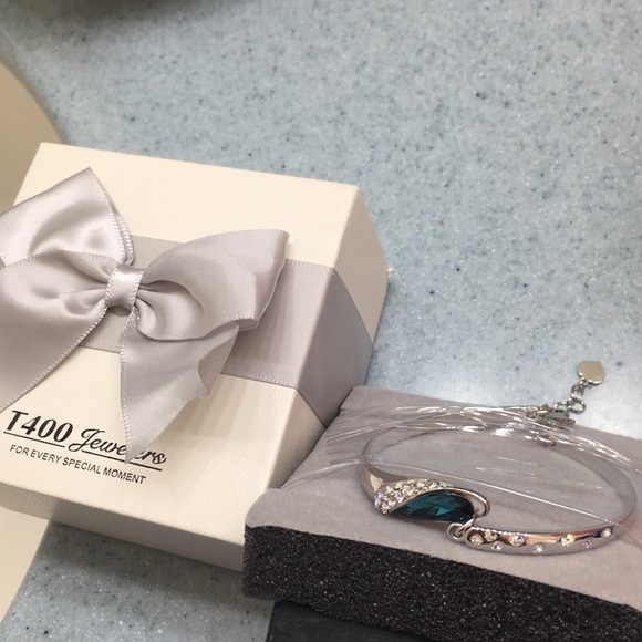 Jeweled bracelet - Picture 1 of 2